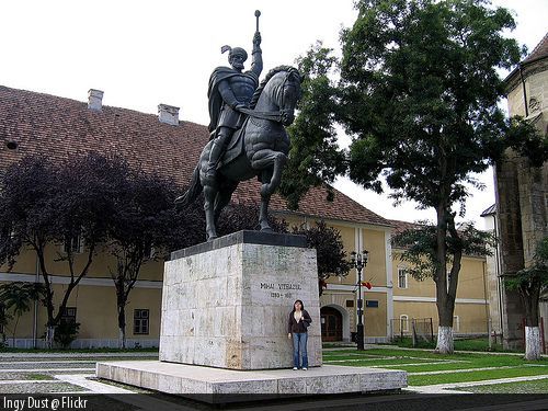 Statuia ecvestra si basorelieful inchinat lui Mihai Viteazul
